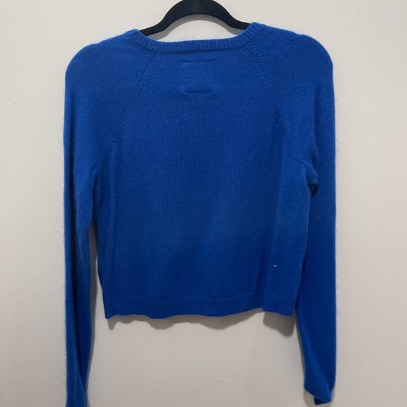American Eagle Blue Knit Cropped Sweater - Picture 2 of 2